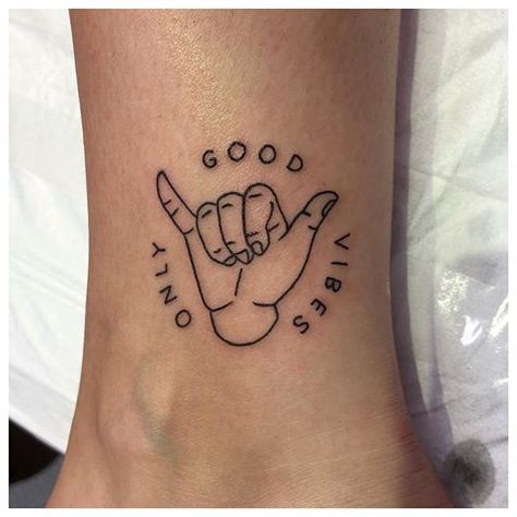 Shaka Tattoo, Tattoos Arm Mann, Good Vibes Tattoo, Piercings Earrings, Tatuagem Masculina Pequena, Simple Tattoos For Guys, Small Forearm Tattoos, Neck Tattoo For Guys, Inspiration Tattoos