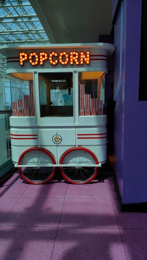 Popcorn cart at cinemas. With mordern retro cinematic edit Popcorn Cart Ideas, Aesthetic Popcorn, Cheetos Popcorn, Popcorn Vendor, Boardwalk Carnival, Cinematic Edit, Popcorn Business, Cafe Banner, Popcorn Store