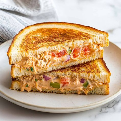 This classic tuna melt is the epitome of comfort food! Between the salty fish, creamy cheddar, crunchy celery, and crispy bread, there's so much to love! Classic Tuna Melt, Tuna Melt Recipe, Crispy Bread, Melt Recipe, Tuna Melt, Tuna Sandwich, Tuna Melts, Hot Sandwich, Sweet Pickles