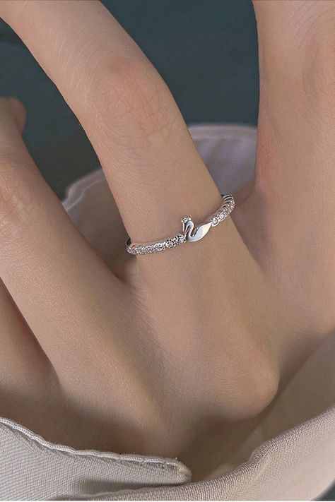 Swan Lake Jewelry, Luxury Silver Jewelry, Ring Inspo Jewelry Silver, Pretty Rings Silver, Swan Accessories, Pretty Rings Simple, Silver Jewellery Aesthetic, Silver Rings Aesthetic, Swan Nails