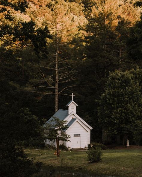 Hymn Aesthetic, Christian Country Aesthetic, Old Church Aesthetic, Christian Church Aesthetic, Casey Core, Abbie Core, Casey Johnson, Worship Aesthetic, Christian Core