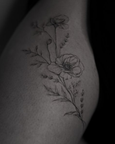 Icelandic poppy. There is many beautiful, icelandic wildflowers that can greatly represent Iceland. Just few of yhem to name: blauklukka, soley, icelandic poppy, lupina, forget me not, wild grasses, mountain avens, arctic thyme, harebell. Iceland Poppy Tattoo, Mountain Avens Tattoo, Icelandic Poppy Tattoo, Fineline Floral Tattoo, Iceland Tattoo, Icelandic Tattoo, Mountain Avens, Icelandic Poppy, Be A Wildflower