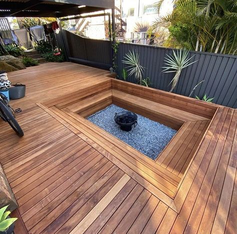 Sunken Deck Ideas, Landscaping Deck, Outdoor Fire Pit Area, Sunken Fire Pits, Deck Fire Pit, Backyard Seating Area, Outdoor Fire Pit Designs, Outdoor Fireplace Designs, Fire Pit Landscaping