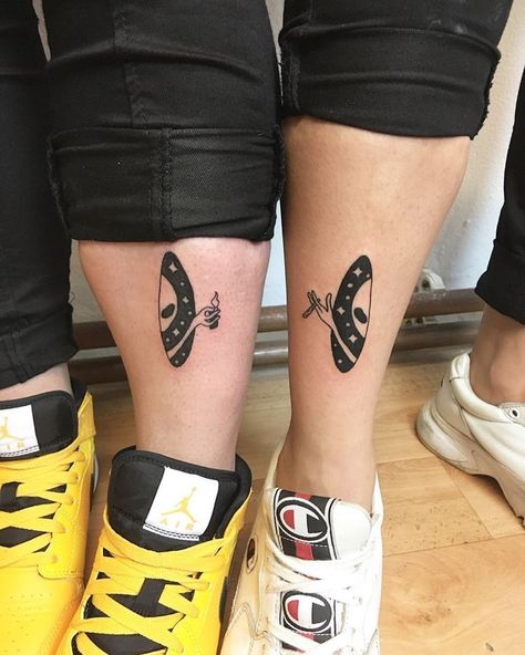 Tattoo Fairy, Infinity Couple Tattoos, Matching Friend Tattoos, Tattoo Placements, Cute Couple Tattoos, Funky Tattoos, Couple Tattoo, Alien Tattoo, Bff Tattoos