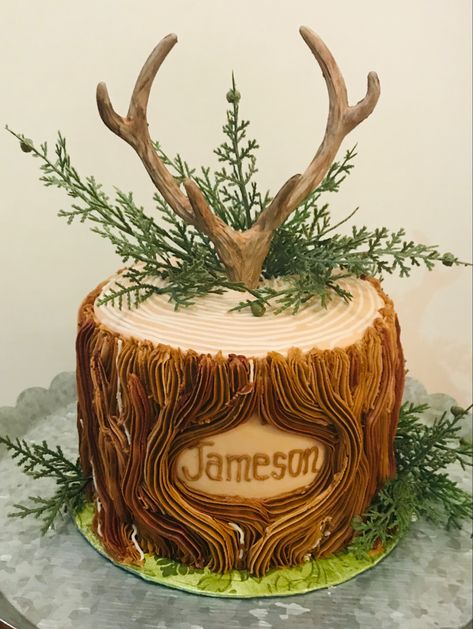 Diy Camo Birthday Cake, Deer Hunter Grooms Cake, Hunting Birthday Cakes For Men Deer, Hunting Cakes For Men Birthdays, Hunter Cake Ideas Birthday, Grooms Hunting Cake Ideas, Deer Sheet Cake, Hunting Theme Grooms Cake, Deer Cookie Cake