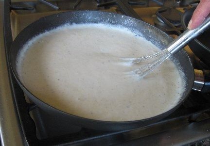 Milk Gravy Recipe Paula Deen Biscuits, Biscuits And Gravy Recipe, Milk Gravy, Fried Steak Recipes, Turkey Gravy Recipe, White Gravy, Whats Cooking, How To Make Biscuits, Fried Steak