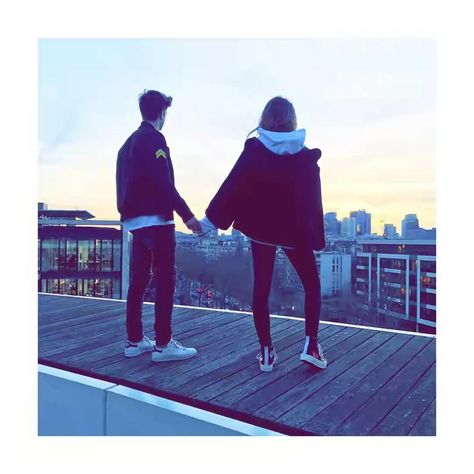 вhαաna🥀 Tumblr Couples, Photographie Portrait Inspiration, Couple Goals Teenagers, Goals Pictures, Ulzzang Couple, Boyfriend Goals, Relationship Goals Pictures, Photo Couple