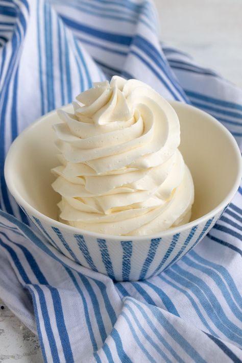 Best Light And Fluffy Buttercream, Small Batch Swiss Meringue Buttercream, Best Meringue, Lemon Swiss Meringue Buttercream, Swiss Meringue Buttercream Recipe, Swiss Meringue Buttercream Frosting, Meringue Buttercream Frosting, Chocolate Swiss Meringue Buttercream, Whipped Cream Desserts