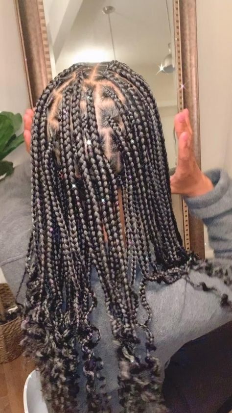 Box Braids On Real Hair, Braids For Black Hair With Curls, Box Braid Curls, Medium Sized Box Braids With Curly Ends, Knotless Box Braids Curls, Box Braids Medium With Curls, Short Box Braids Hairstyles With Curls, Short Box Braids With Curls, Braids With Curls For Kids