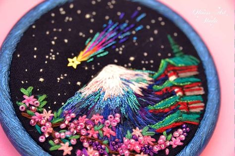 Japan Embroidery, Co Creation, Art Japan, Textile Art Embroidery, Embroidery Wall, The Rising Sun, Hand Embroidery Projects, 자수 디자인, Hand Embroidery Art