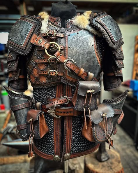 Scale Mail Armor Dnd, Fantasy Viking Armor, Celtic Armor, Scalemail Armor, Viking Armour, Armour Design, Armor Drawing, Viking Armor, Costume Armour