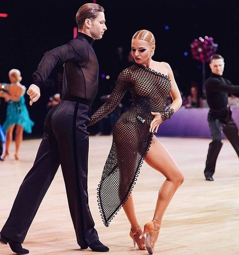 Dancesport Inspiration on Instagram: “Pro-Am goddess @maximova_marina 🔥 - - - - - - - - - - - - - - - - - - #dance #dancer #dancesport #latin #ballroom #ballroomdance #dancepics…” Elegant Classy Dresses, Fashion Designer Aesthetics, Styling Hacks, Modern Fashion Outfits, Instagram Pro, Elegant Fashion Outfits, Dress Better, Ballroom Dance Latin, Kurti Designs Latest