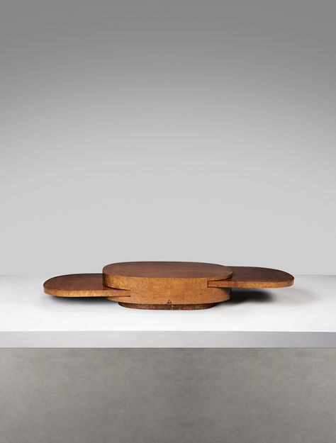 GABRIELLA CRESPI (1922-2017), A rare 'Ellisse' extendable low table, from the 'Plurimi' series, designed 1976, produced 1984 | Christie's Gabriella Crespi, Gino Sarfatti, Piero Fornasetti, Vintage Dining Table, Historical Design, Vintage Side Table, Low Table, Coffee Table Vintage, Low Tables