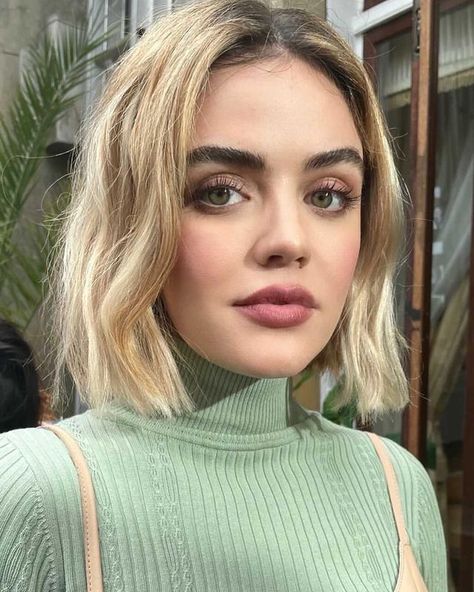 Lucy Hale Blonde, Lucy Hale Short Hair, Lucy Hale Makeup, Lucy Hale Hair, Lucy Hale Style, Blonde Bob Haircut, Blonde Bob Hairstyles, Lucy Hale, Short Blonde