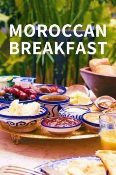 Traditional Moroccan Dishes, Gourmet Meals At Home, International Breakfast Ideas, European Breakfast Ideas, Morocco Breakfast, Moroccan Food Traditional, Moroccan Recipes Authentic, Middle Eastern Breakfast, Moroccan Tagine Recipes