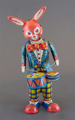 DRUMMING BUNNY Tin Toy wind-up Wind Up Toy, Creepy Toys, Wind Up Toys, Trendy Toys, Peter Cottontail, Tin Tin, Wind-up Toys, Unique Toys, Metal Toys