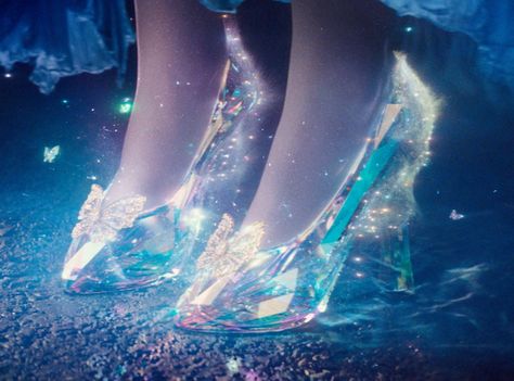 Cinderella Trailer Debuts! Director Sir Kenneth Branagh Opens Up About the Live-Action Disney Movie! | E! Online Mobile Cinderella Live Action, New Cinderella, Disney Live Action Movies, Cinderella Movie, Cinderella 2015, Cinderella Slipper, Anna Pavlova, Glass Shoes, Cinderella Disney