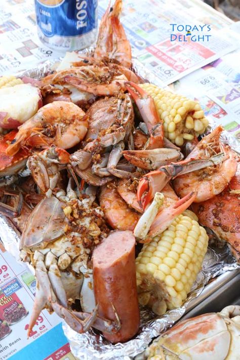 Louisiana Shrimp and Crab Boil Recipe https://todaysdelight.com/louisiana-shrimp-and-crab-boil-recipe/ Blue Crab Boil Recipe Cajun, Louisiana Crab Boil, Blue Crab Recipes, Crab Boil Recipe, Seafood Cuisine, Louisiana Shrimp, Potato And Sausage, Shrimp And Crab Boil, Seafood Boils