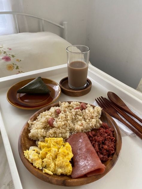 Breakfast Aesthetic Filipino, Lunch Filipino Food, Staycation Food Ideas, Filipino Breakfast Aesthetic, Filipino Breakfast Ideas, Pinoy Aesthetic, Pinoy Breakfast, Pilipino Food Recipe, Filipino Breakfast