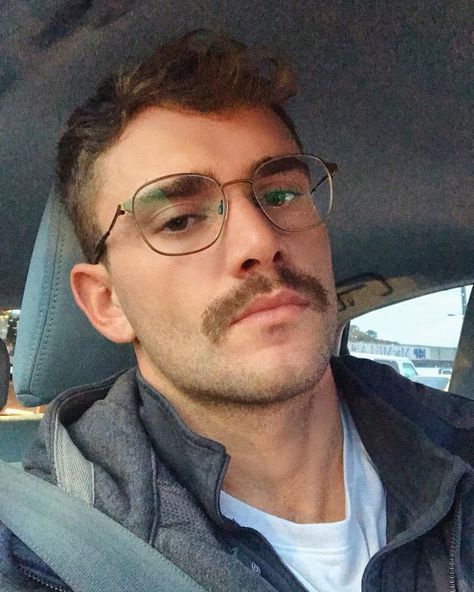 Keegan Whicker on Instagram: “She back 👨🏻✨ #mustache #dad” 80s Mustache, Curly Mustache, Fade Haircut Curly Hair, Cool Mustaches, Beard And Mustache Styles, Male Haircuts Curly, Goatee Beard, Moustaches Men, Mustache Styles