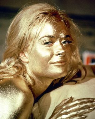 Shirley Eaton, covered in Gold, in Goldfinger Jill Masterson, Best Bond Girls, James Bond Goldfinger, Bond Babe, Shirley Eaton, James Bond Women, Bond Women, Cinema Video, Bond Woman