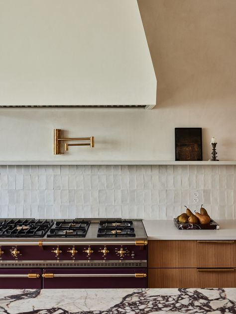 Kitchen Confidential | Inside Four Designers' Kitchens European Kitchen, Latest Kitchen Designs, Kitchen Confidential, European Kitchens, Est Living, Modern Appliances, Modern European, Kitchen Design Trends, Design Del Prodotto