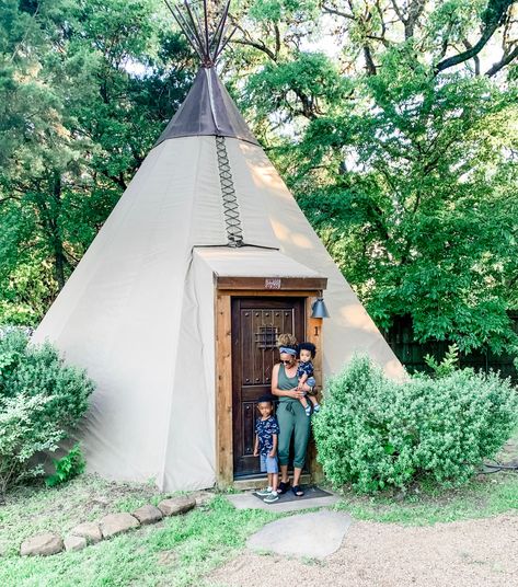 Tipi Glamping, Off Grid Living Ideas, Garden Tipi, Teepee House, Bush Retreat, Indian Tent, Glamping Luxury, Tent Garden, Eco Construction