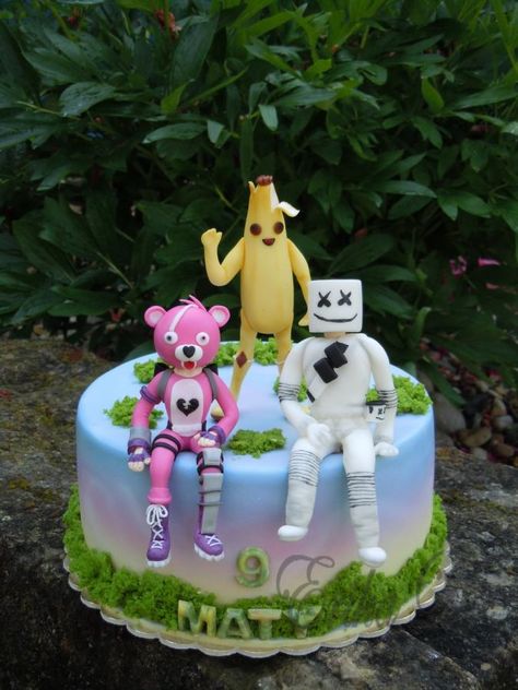 Fortnite Marshmello Cake, Fortnite Peely Cakes, Fortnite Birthday Cakes, Peely Fortnite Birthday Cake, Cake Fortnite, Fort Nite Birthday Cake, Fortnight Cakes For Boys, Fortnite Cake For Boys, Fortnite Birthday Cake