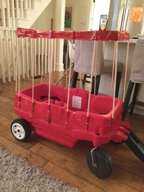 DIY Halloween - Baby Circus Lion | Harlow & Thistle - Home Design - Lifestyle - DIY Zoo Wagon Halloween, Zoo Halloween Costumes, Halloween Costumes Wagon, Wagon Halloween Ideas, Diy Halloween Baby, Wagon Floats, Wagon Halloween Costumes, Circus Halloween Costumes, Circus Ideas