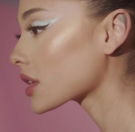 Ariana Grande Nose Job, Ariana Grande Nose, Adriana Grande, Rem Beauty, R E M Beauty, Ariana Grande Wallpaper, My Lord, Ariana Grande Pictures, Nose Job