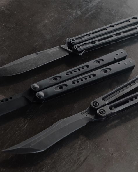 Balisong Aesthetic, Butterfly Knife Aesthetic, Knife Aesthetique Aesthetic, Knives Aesthetic, Knife Aesthetic, Tactical Life, Butterfly Knife, Pretty Knives, Island 2