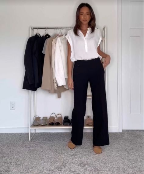 Whrie top adds freshness while the tan shoe grounds thr look creating a long line. Black Pants Tan Shoes Work Outfits, Black Pants Tan Shoes, Tan Shoe, Black Pants Outfit, Outfit For Work, Tan Shoes, Work Outfits, Pants Outfit, Work Outfit