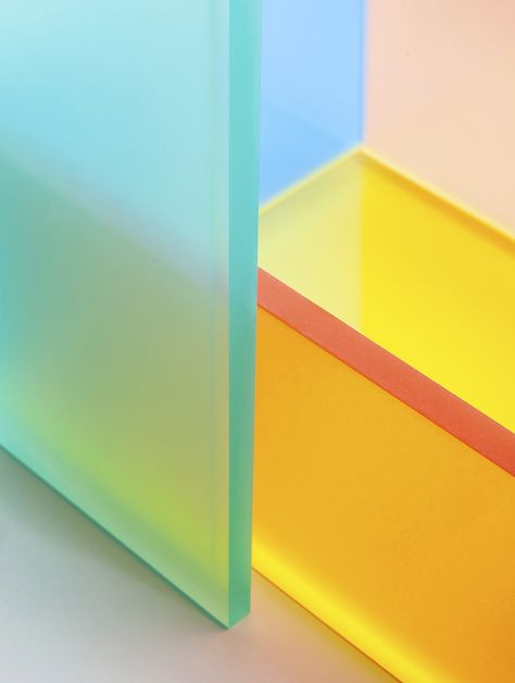 Raw Color's latest project, a series of acrylic boxes whose multicolored planes intersect and blend into one other, is one of their best to date. Fluent Design, Acrylic Containers, Deck Privacy, Raw Color, Sight Unseen, Colored Acrylic, मोबाइल वॉलपेपर, Material Textures, Colour Pop