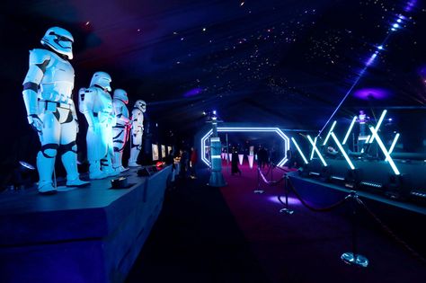 The Star Wars: The Force Awakens Premiere Was Totally Nuts  - Esquire.com Star Wars Themed Party, Christmas Star Wars, Star Wars Theme Party, Star Wars Room, Han And Leia, Star Wars Design, Space Museum, Star Wars The Force Awakens, Event Production