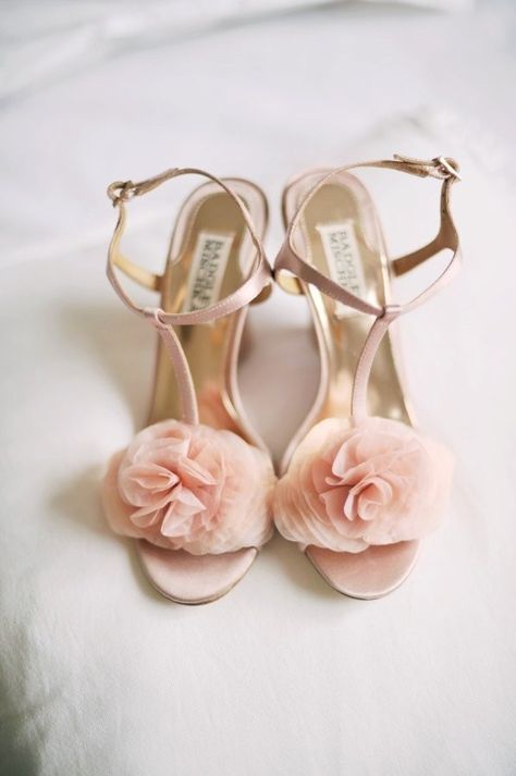 The 20 Most Iconic Wedding Shoes Ever Bridal Footwear, Designer Wedding Shoes, Shoes Bride, Iconic Weddings, Claire Pettibone, Floral Wedding Dress, Shoes Ideas, Australia Wedding, Red Louboutin