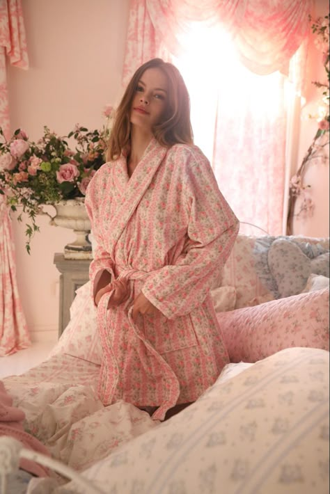 Girly Pajamas, Cosy Clothes, Winter Pjs, Preppy Decor, Luxury Nightwear, Cosy Outfit, Princess Bedroom, House Coat, Cozy At Home