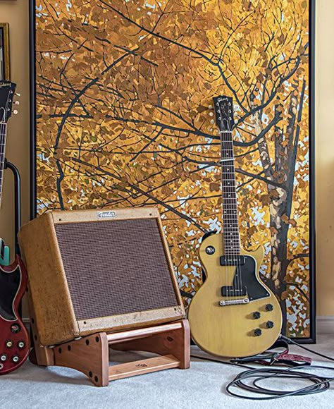 Atlas Stands - Hardwood Amplifier Stands - Atlas Stands Basement Music Room, Guitar Amp Stand, Diy Guitar Stand, Speaker Stands Diy, Cabinet Building, Home Studio Desk, Amp Stand, Home Studio Ideas, Home Music Rooms