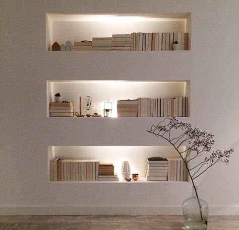 Bookshelf Small Space, Decor Business Ideas, Home Decor Business Ideas, Oast House, Aesthetic Bookshelves, Bookshelves For Small Spaces, Wall Niches, Minimalist Bookshelves, Aesthetic Bookshelf