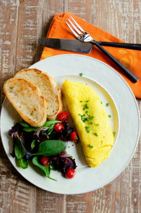 Omelette Photography, French Easter, French Omelette, French Foods, Blue Jean Chef, Food Videography, Breakfast Casseroles, French Lifestyle, Egg Dishes