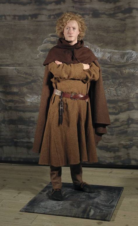 Bocksten Man, Anglo Saxon Clothing, 14th Century Clothing, Medieval Tunic, Facial Reconstruction, Medieval Outfit, Bog Man, Medieval Garb, Medieval Clothes