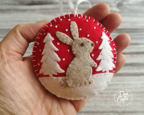 Wool Felt Christmas, Diy Felt Christmas Ornaments, Red Christmas Ornaments, Felt Ornaments Patterns, Felted Christmas, Heart Christmas Ornaments, Christmas Bunny, Felt Crafts Christmas, Felt Bunny