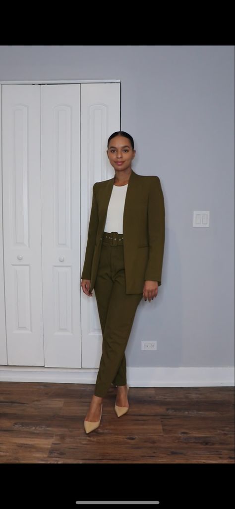 Olive Suit Women, Olive Suit Women Outfit, Olive Green Suit For Women, Olive Green Pants Outfit Work, Olive Pants Outfit For Work, Zara Suits Women, Green Pants Outfit Work, Business Casual Office Outfits, Olive Pants Outfit