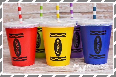 Crayon Birthday Party Supplies Crayon Birthday Party, Crayola Birthday Party, Crayon Birthday Parties, Engagement Party Games, Diy Party Crafts, Graduation Party Games, Dinner Party Games, Birthday Party Cups, Art Birthday Party