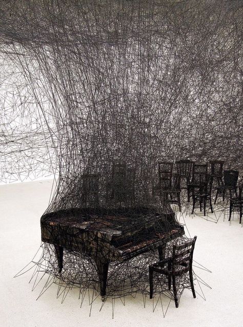 X-HΣΣSΨ'S IMPRΣSSIΩΠS — Chiharu Shiota: „His Chair“ (2005) Chiharu Shiota... Japanese Sculpture Modern, Chiharu Shiota, Japanese Contemporary Art, Art Japan, Luxury Closets Design, Monster House, Kids Room Art, Sculpture Installation, Abstract Nature