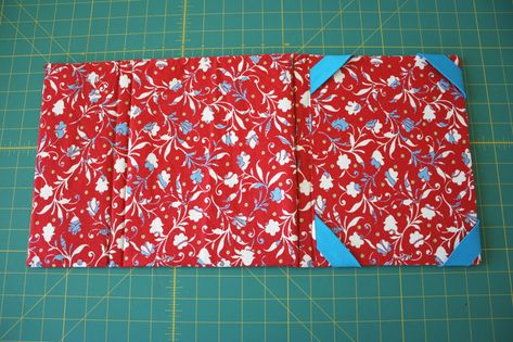 Custom Ipad Cover, Ipad Case Pattern, Stitch Witchery, Beginner Sewing Projects Easy, Small Sewing Projects, Bag Patterns To Sew, Sewing Projects For Beginners, Ipad Cover, Sewing Gifts