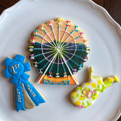 Ferris wheel state fair cookies bluefield West Virginia State Fair Cookies, 4h Cookies, Fair Cookies, Carnival Cookies, Cookie Carnival, Bluefield West Virginia, Cookie Techniques, Cookies Icing, Cookie Cake Designs