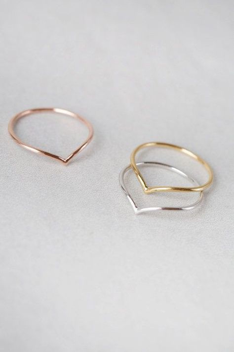 Diy Wire Jewelry Rings, Delicate Gold Jewelry, Wire Jewelry Rings, Wire Jewelry Designs, Gold Ring Designs, Diy Rings, Handmade Wire Jewelry, Minimal Jewelry, Hand Jewelry