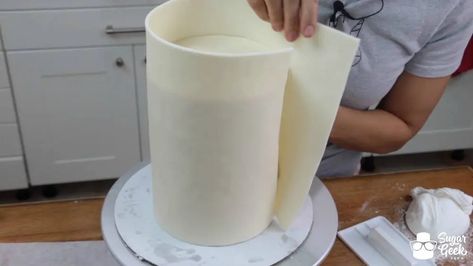 Cake Decorating Basics: How to Panel Fondant Panelling Method, Cake Decorating Basics, Double Barrel Cake, Fondant Smoother, Fondant Tips, Sugar Geek, Barrel Cake, Fondant Flower Tutorial, How To Stack Cakes