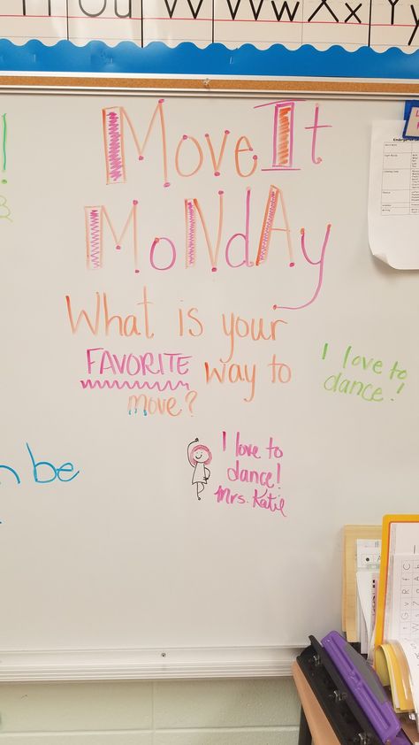 Preschool Whiteboard Ideas, White Board Questions, Monday Whiteboard Prompt, Morning Questions, Whiteboard Prompts, Whiteboard Questions, Whiteboard Messages, Daily Questions, Morning Board