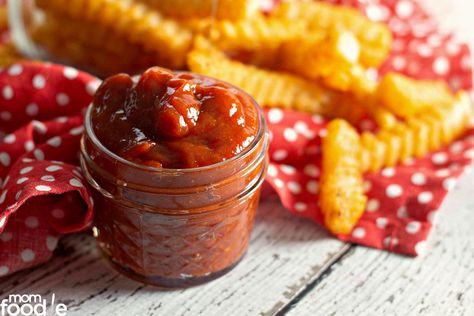 Spicy Ketchup Hot Ketchup Recipe, Spicy Ketchup Dipping Sauce, Spicy Ketchup Recipe, Copycat Heinz Ketchup Recipe, Homemade Organic Ketchup, Spicy Ketchup, Ketchup Recipe, Homemade Ketchup, Three Ingredient